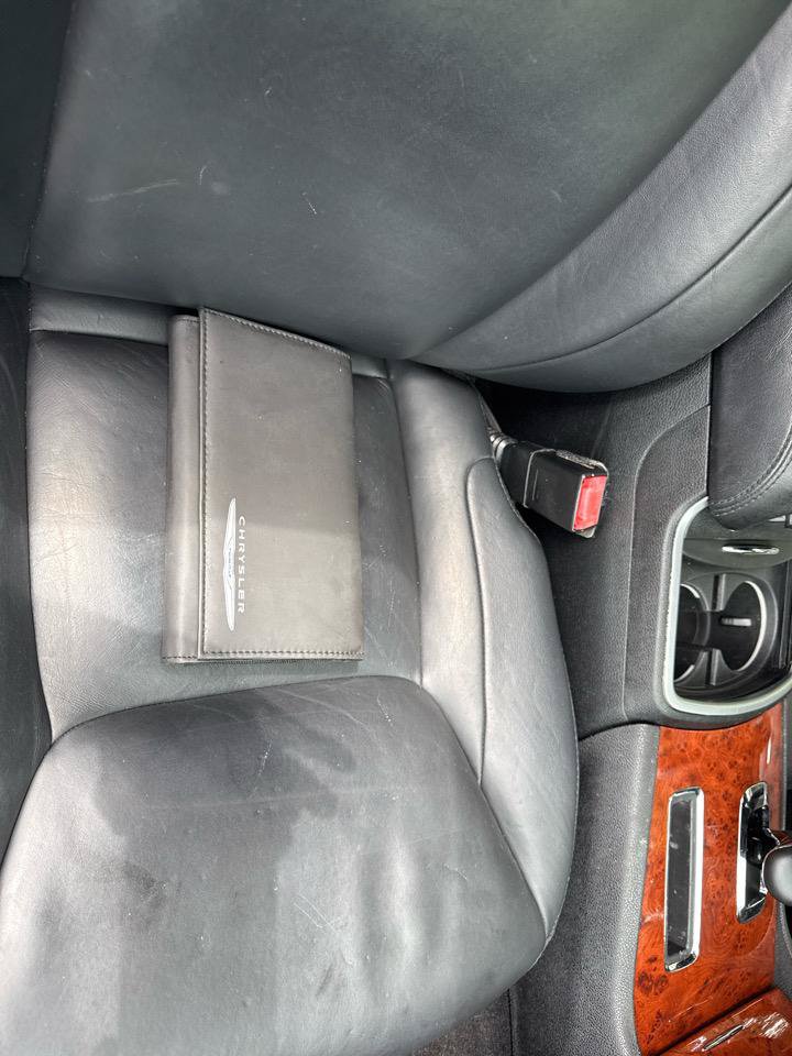 Used 2013 Chrysler 300 RWD image 11