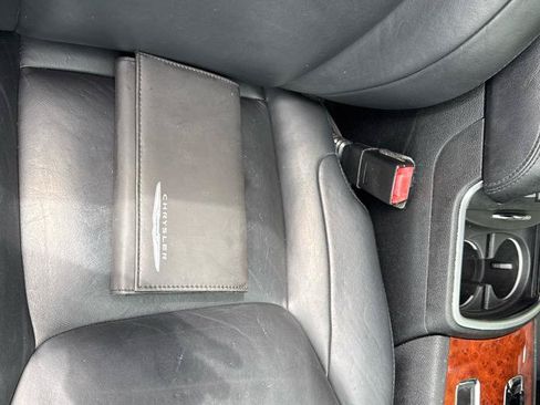 Used 2013 Chrysler 300 RWD image 11