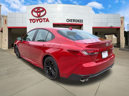 Used 2026 Toyota Camry SE w/ Multimedia Upgrade Package FWD image 7