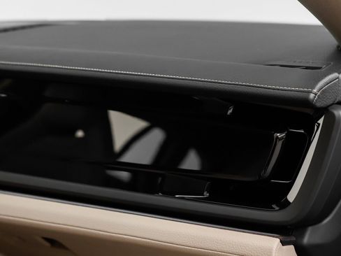 Certified 2025 Porsche Panamera 4 image 21