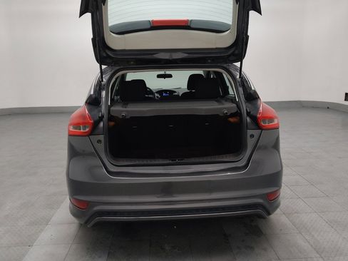 Used 2016 Ford Focus SE w/ SE Sport Package image 29