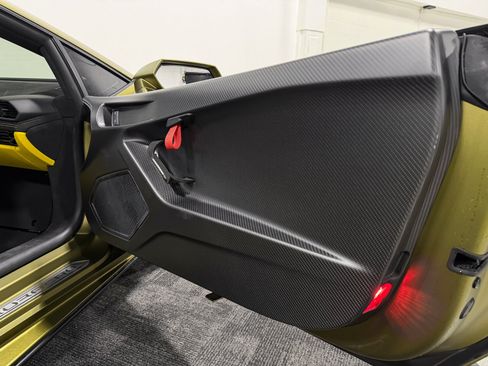 Used 2023 Lamborghini Huracan Tecnica RWD image 17