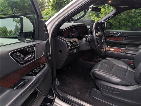 Used 2023 Lincoln Navigator L Reserve AWD/4WD image 30