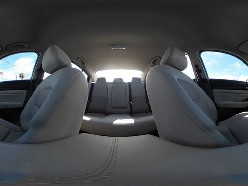 Used 2025 Nissan Altima 2.5 SV FWD image 43