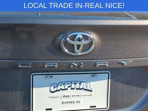 Used 2019 Toyota Camry L image 32