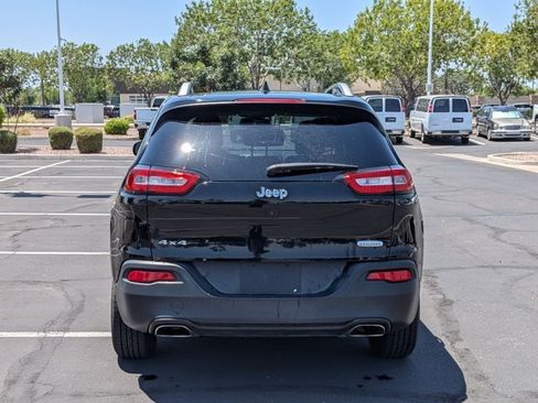 Used 2018 Jeep Cherokee Latitude AWD/4WD image 6