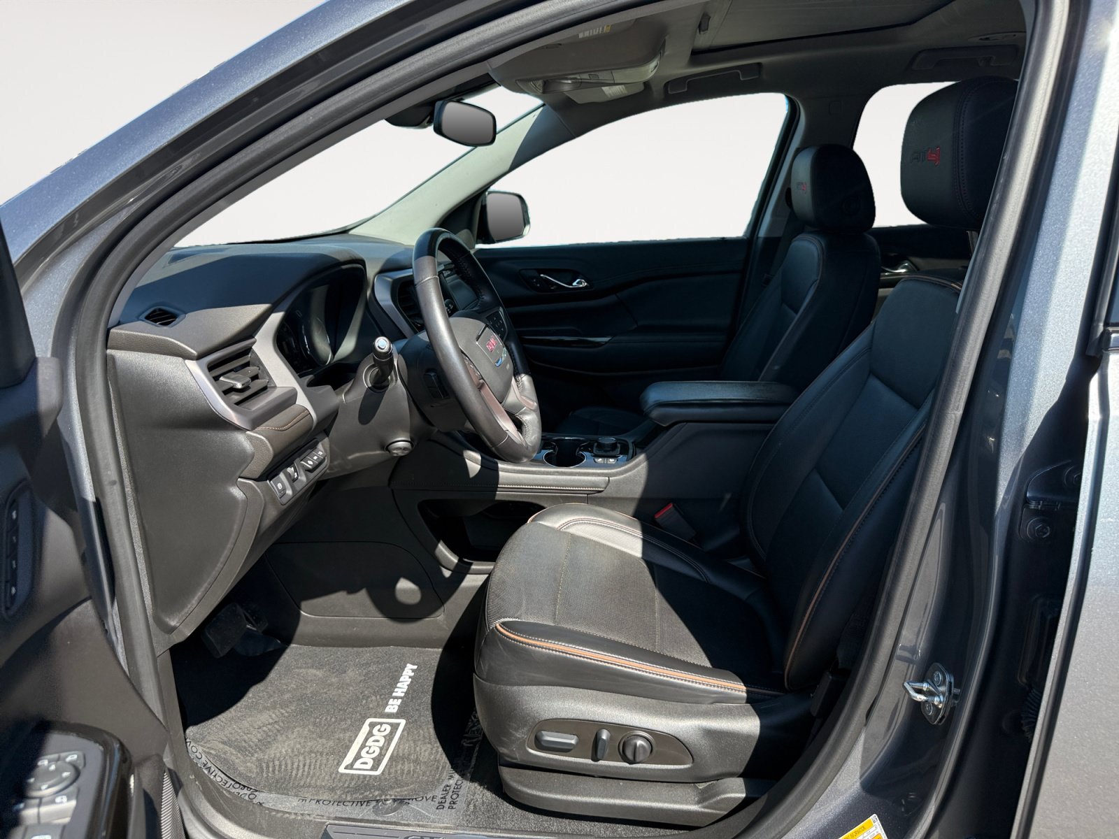 Used 2022 GMC Acadia AT4 w/ Technology Package AWD/4WD image 10