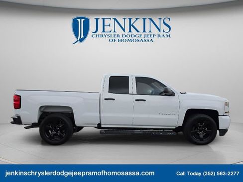 Used 2018 Chevrolet Silverado 1500 Custom w/ Custom Value Package RWD image 2