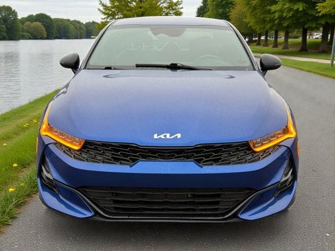 Used 2023 Kia K5 GT-Line image 3