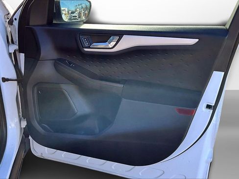 Used 2020 Ford Escape SE image 26