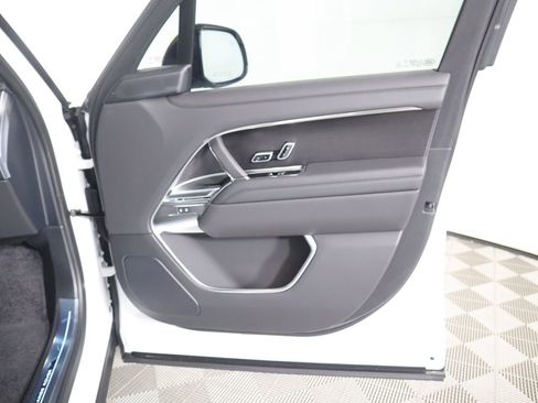 New 2026 Land Rover Range Rover Long Wheelbase SE AWD/4WD image 27