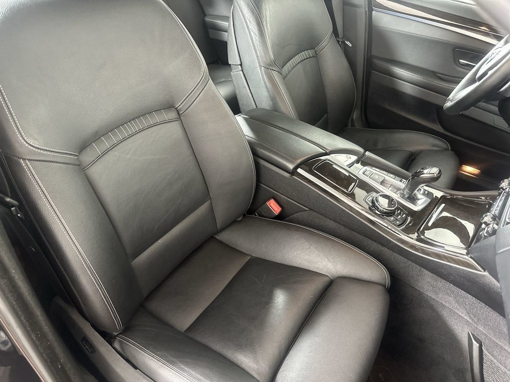 Used 2014 BMW 550i xDrive Sedan AWD/4WD image 32