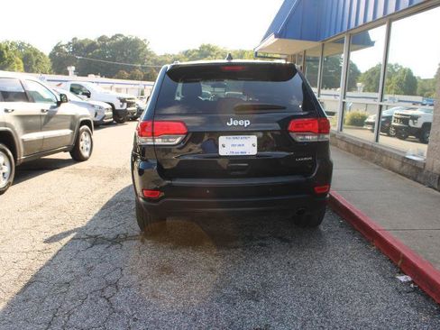 Used 2018 Jeep Grand Cherokee Laredo RWD image 5