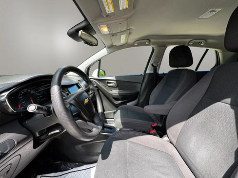 Used 2017 Chevrolet Trax LS FWD image 11