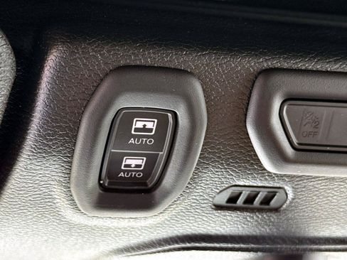 Used 2023 Jeep Wrangler Unlimited Sahara w/ Cold Weather Group AWD/4WD image 25