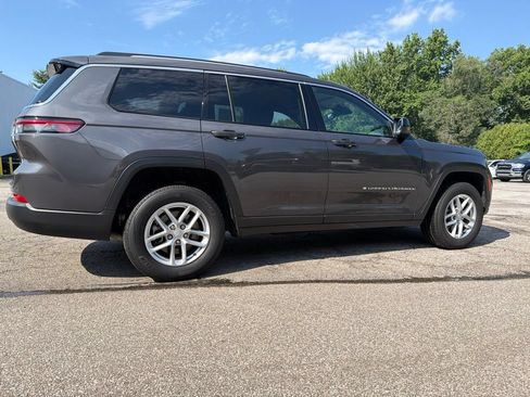 Used 2022 Jeep Grand Cherokee L Laredo w/ Luxury Tech Group I AWD/4WD image 7