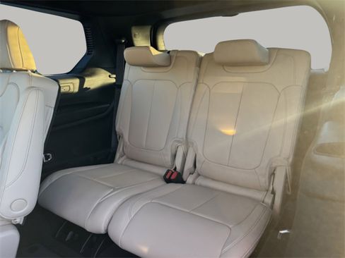 New 2025 Jeep Grand Cherokee L Limited image 22