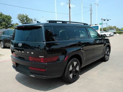 Used 2024 Hyundai Santa Fe SEL FWD image 6