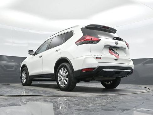 Used 2020 Nissan Rogue SV image 44