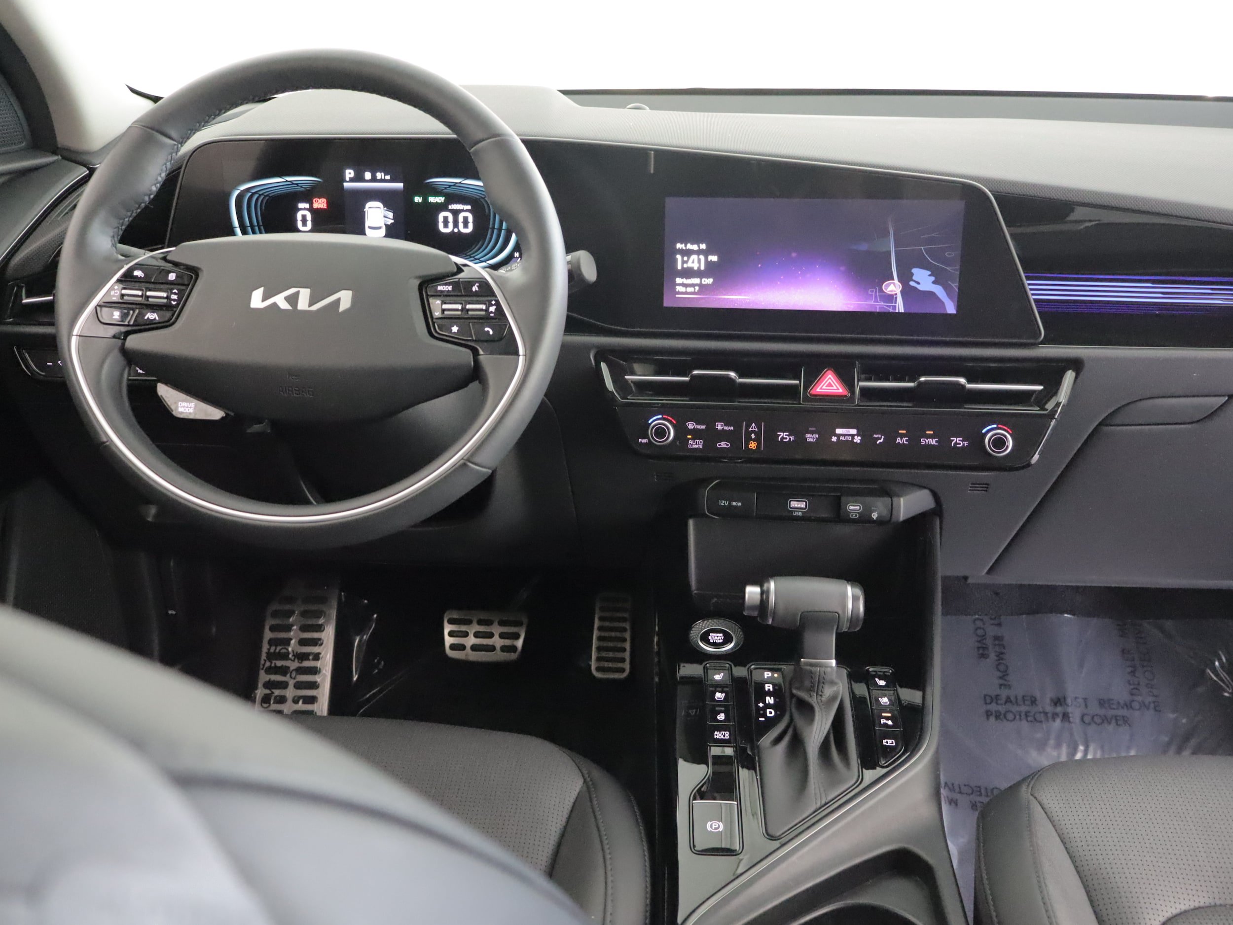 Used 2023 Kia Niro SX Touring FWD image 2