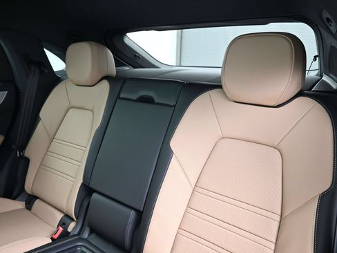 Certified 2026 Porsche Cayenne Coupe AWD/4WD image 6
