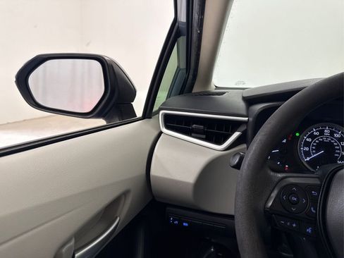 Used 2020 Toyota Corolla LE image 33