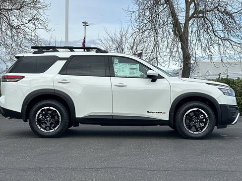 New 2025 Nissan Pathfinder Rock Creek image 3