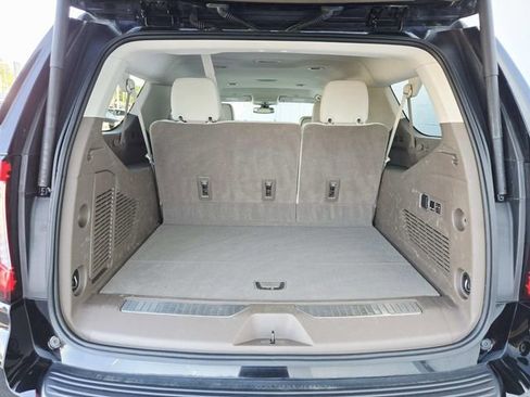 Used 2022 GMC Yukon XL Denali image 11