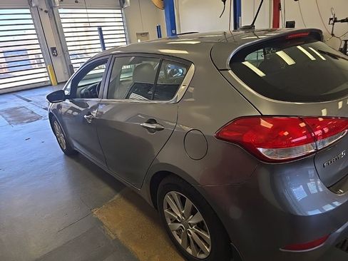 Used 2015 Kia Forte EX FWD image 4