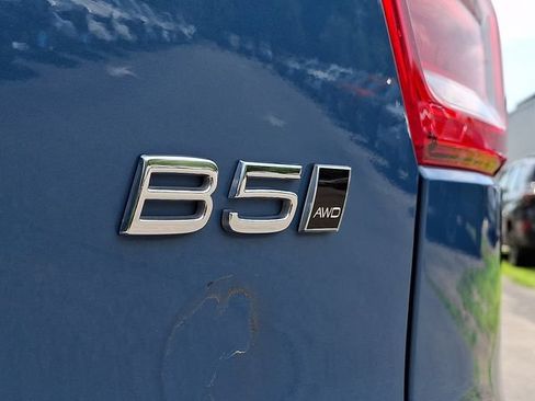 Used 2023 Volvo XC40 B5 Plus w/ Climate Package AWD/4WD image 31