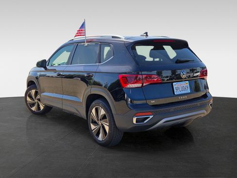 Used 2024 Volkswagen Taos SE w/ Panoramic Sunroof Package image 6