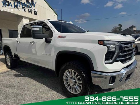 Used 2024 Chevrolet Silverado 2500 LTZ w/ LTZ Convenience Package image 4