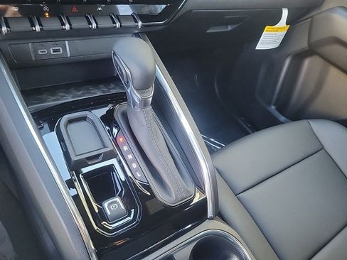 New 2026 GMC Canyon Elevation w/ Convenience Package image 16