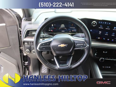 Used 2025 Chevrolet Suburban LT RWD image 19