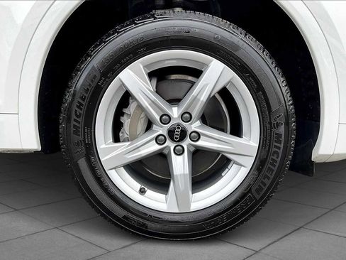 Used 2021 Audi Q5 Premium image 10