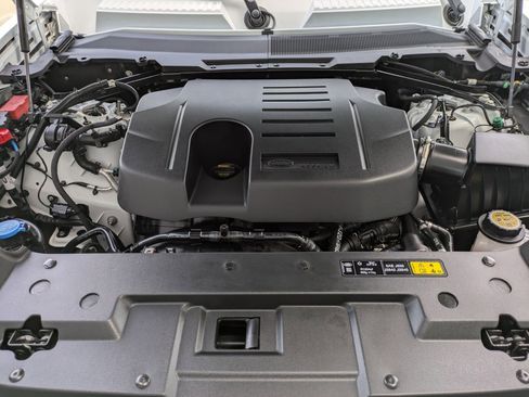 Certified 2023 Land Rover Defender 90 X-Dynamic SE image 30