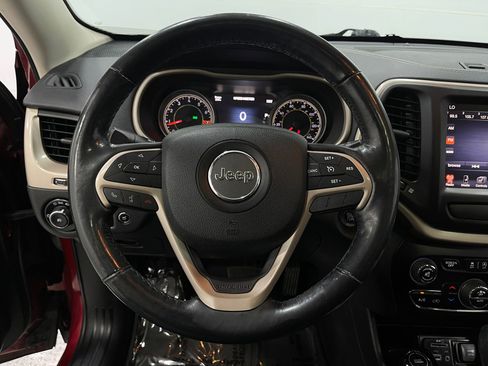 Used 2015 Jeep Cherokee Limited w/ Luxury Group AWD/4WD image 22