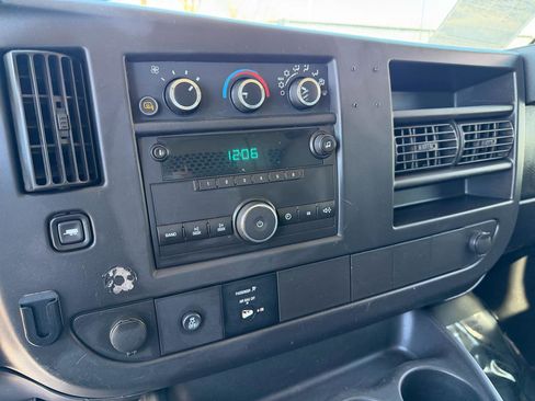 Used 2014 Chevrolet Express 2500 RWD 2500 135 image 26