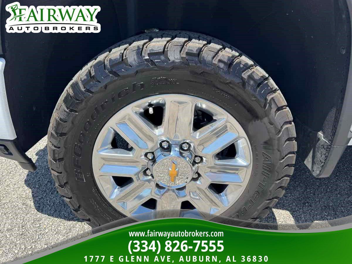 Used 2025 Chevrolet Silverado 2500 High Country w/ Technology Package AWD/4WD image 33