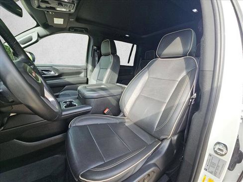 Used 2023 GMC Yukon XL SLT image 16