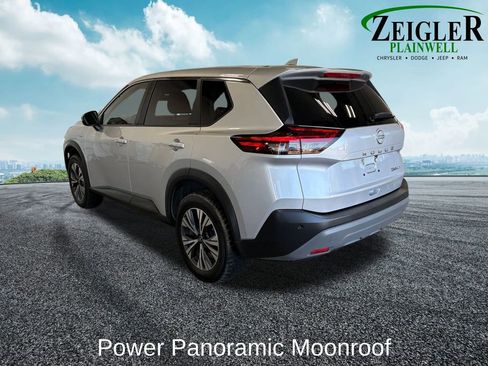 Used 2022 Nissan Rogue SV AWD/4WD image 5