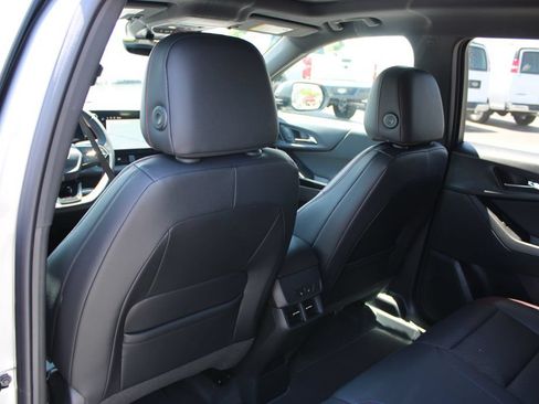 New 2026 Chevrolet Equinox RS w/ Convenience Package III FWD image 27