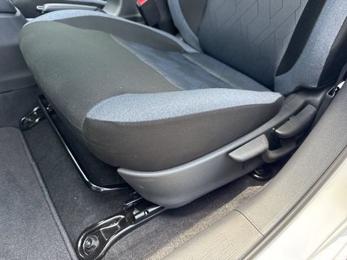 Used 2025 Nissan Versa SV w/ Trunk Package FWD image 17