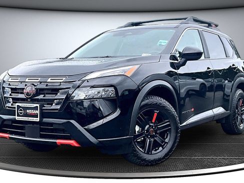 Used 2025 Nissan Rogue SV AWD/4WD image 3