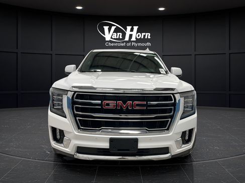 Used 2022 GMC Yukon XL SLT w/ SLT Luxury Package AWD/4WD image 2