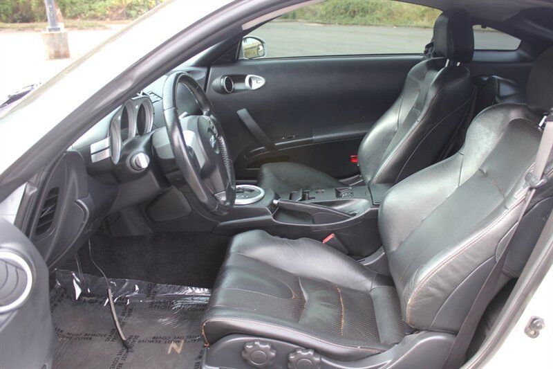Used 2004 Nissan 350Z Touring w/ Cargo Convenience Pkg RWD image 10