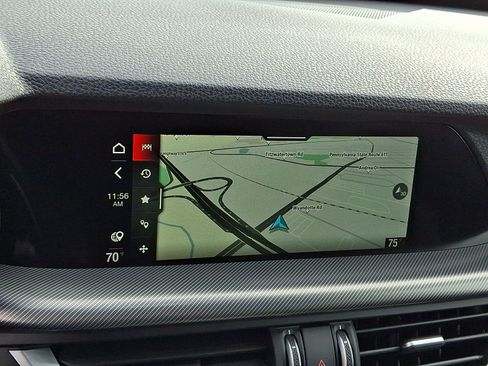 Used 2024 Alfa Romeo Stelvio Veloce image 18