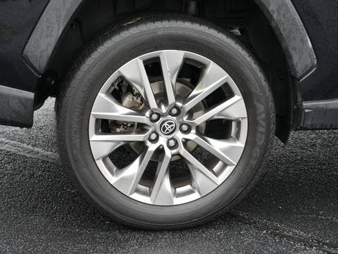 Used 2021 Toyota RAV4 Limited AWD/4WD image 9