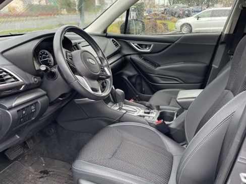Used 2024 Subaru Forester Premium image 11
