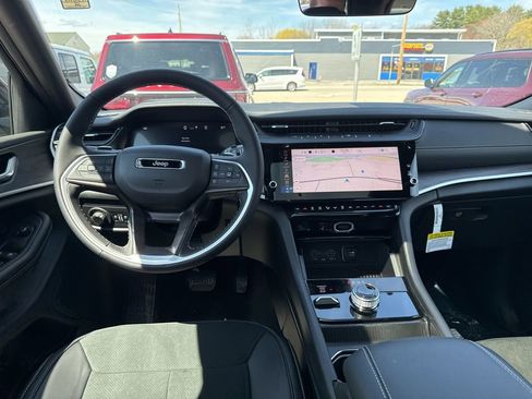 New 2026 Jeep Grand Cherokee Altitude AWD/4WD image 22
